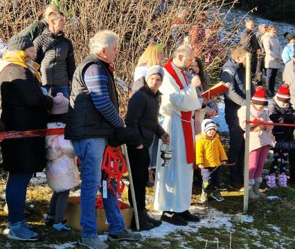 Kaplan Matjaž Venta je  vsem konjenikom zaželel varno ježo
